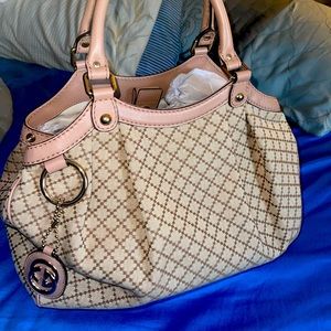 Authentic Gucci Leather Shoulder bag